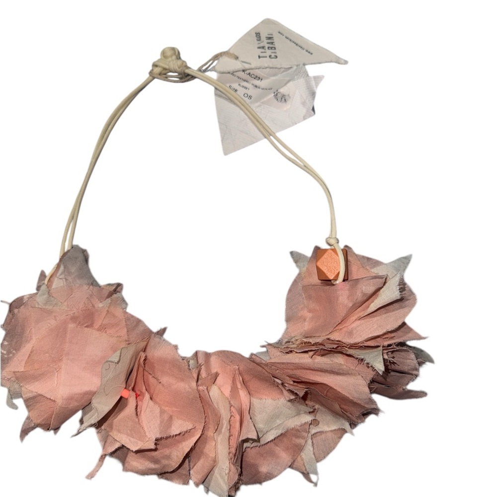 Tia & Cibani kids Elegant Pink Floral Necklace